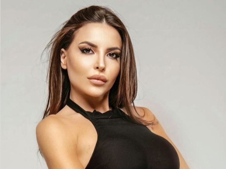 9 Foto Model Seksi yang Dirumorkan Sebagai Pacar Rahasia Mbappe