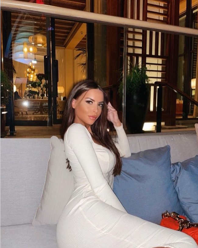 Rumor tersebut pertama kali diberitakan oleh koran Italia, Today. Dilaporkan bahwa mereka mulai berkencan sejak awal 2021. Pada bulan Maret, keduanya kedapatan menghabiskan waktu di sebuah hotel di Paris, Prancis. Foto: Instagram @marialuisajacobelli_