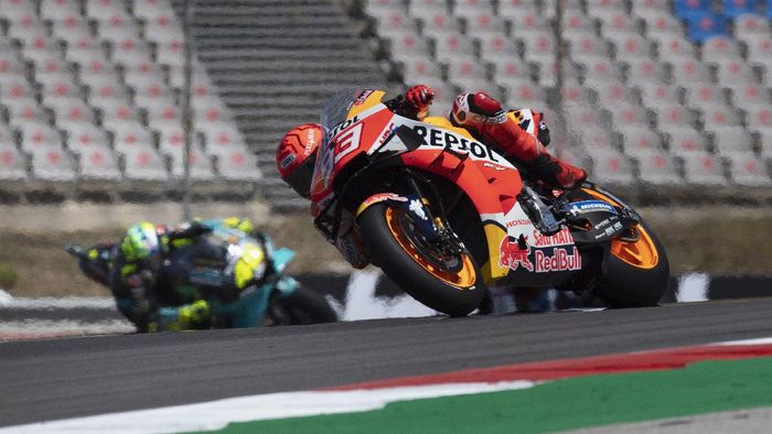 PORTIMAO, PORTUGAL - APRIL 18: Marc Marquez of Spain and Repsol Honda Honda leads the field during the MotoGP race during the MotoGP of Portugal - Race at Autodromo Internacional Do Algarve on April 18, 2021 in Portimao, Portugal. (Photo by Mirco Lazzari gp/Getty Images)