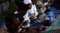 Keluarga Serda Ede Pandu Yudha Kusuma juga telah menggelar pengajian di rumah mereka. Sonny Tumbelaka/AFP.