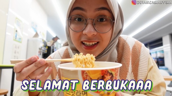 orang indonesia puasa di Korea, buka puasa di minimarket. makan apa saja?