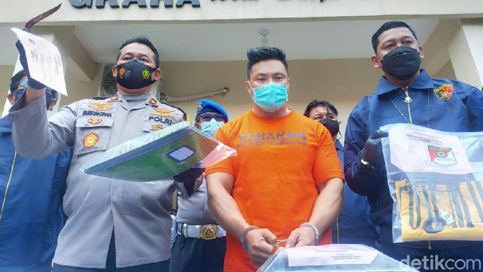pembunuhan di surabaya