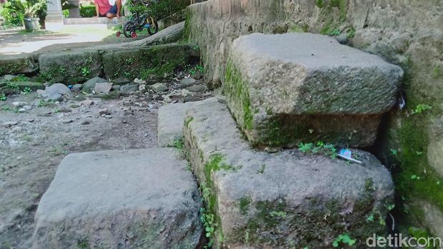 Penampakan bebatuan diduga sisa candi di Desa Gedong Jetis, Kecamatan Tulung, Klaten.