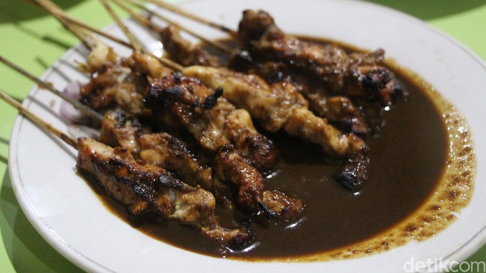 Empuk Juicy Sate Ayam di Warung Sate Bunul H. Paino