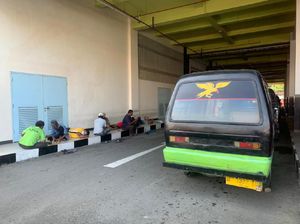 Transportasi Umum Dilarang Beroperasi, Sopir Angkot Sebut Hidupnya Makin Sulit