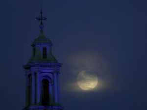 Mitos Blue Moon 22 Agustus, Serangan Setan hingga Bikin Gila