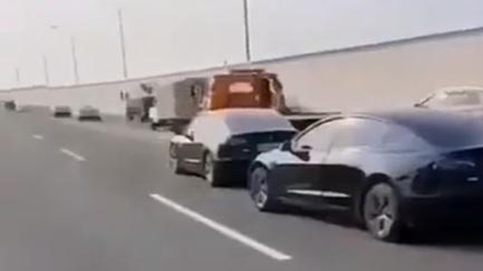 Tesla diduga enggak boleh lewat tol