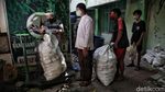 Unik! Di Sini Sampah Plastik Bisa Dipakai untuk Bayar Zakat Lho