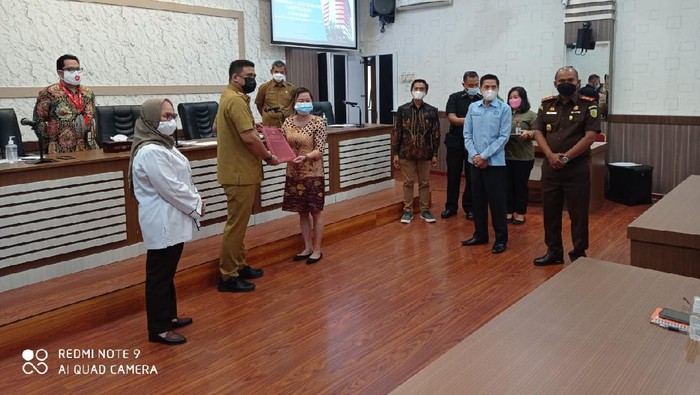 Wakil Ketua Komisi Pemberantasan Korupsi (KPK) Lili Pintauli Siregar bertemu dengan Walikota Medan Bobby Nasution untuk membahas aset Pemko Medan (Dok KPK)