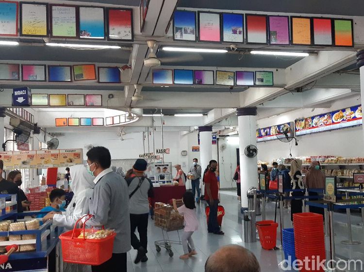 Foto Pusat Oleh-oleh  Favorit Artis di Semarang