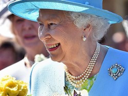 7 Koleksi Bros Mewah Ratu Elizabeth II yang Menyimpan Sejarah