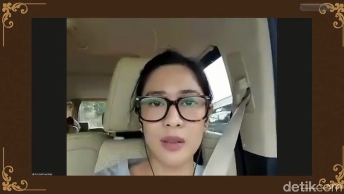 Dari Kartini untuk Indonesia Dari Kartini untuk Indonesia