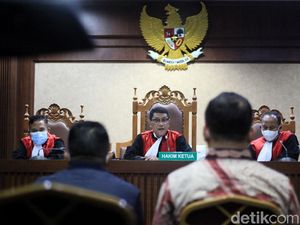 Hakim Putuskan Bank Garansi Ekspor Benur Rp 51,7 Miliar Dirampas Negara