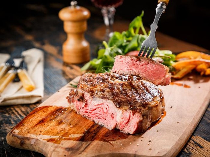 5 Hal Ini Bakal Terjadi pada Tubuh Saat Berhenti Makan Daging