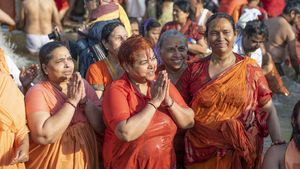 Foto: Kumbh Mela, Mandi Massal yang Bikin Tsunami COVID di India