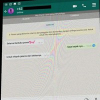 Bisa aja nih si doi ngelesnya. Padahal dalam hati pasti langsung panik tuh. Niat gombalin anaknya malah yang balas bapaknya. Foto: Twitter/@txtdariwasap
