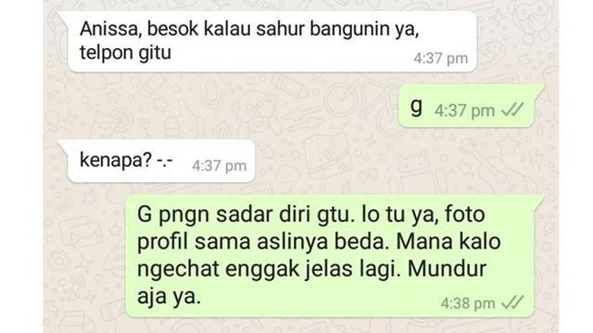 Niatnya sih cuma minta dibangunin sahur tapi ternyata balasan dari si doi justru ngena banget. Auto nyesel deh minta bangunin. Foto: Instagram