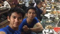 Lewat akun Instagram masing-masing, Ridho dan Rizki cukup sering mengabadikan momen kebersamaan mereka. Terutama ketika kulineran bersama. Foto: Instagram Ridho & Rizki
