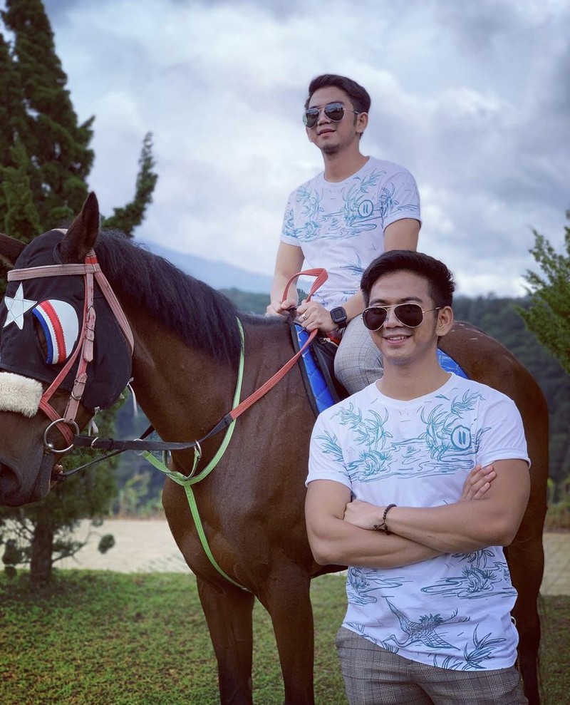 Gaya si Kembar Ridho dan Rizki DA Saat Makan dan Nongkrong Bareng