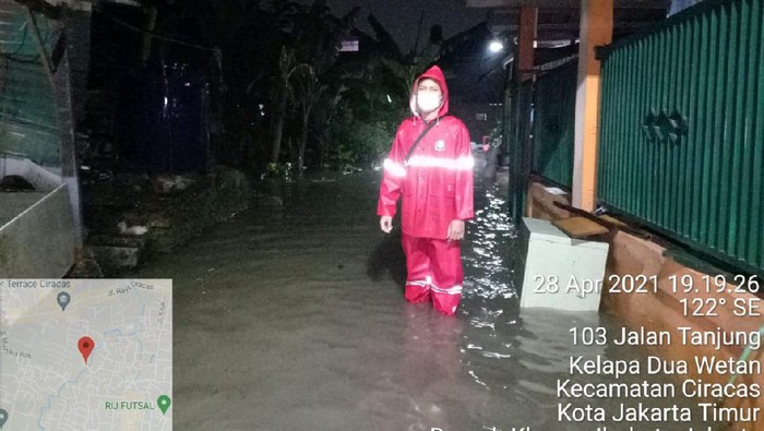 Genangan di Ciracas, Jakarta Timur.
