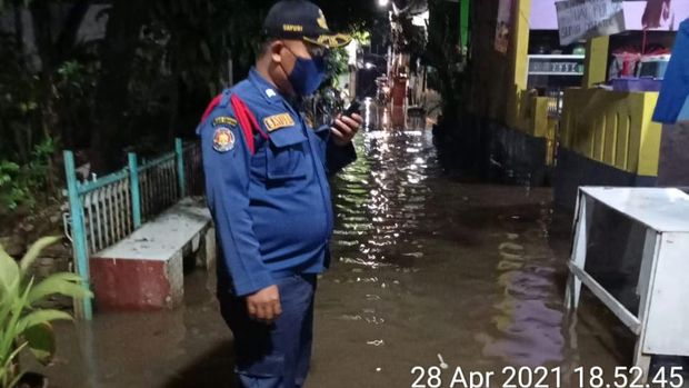 Genangan di Ciracas, Jakarta Timur.