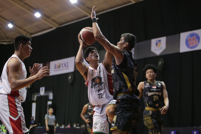Louvre Dewa United vs Bima Perkasa