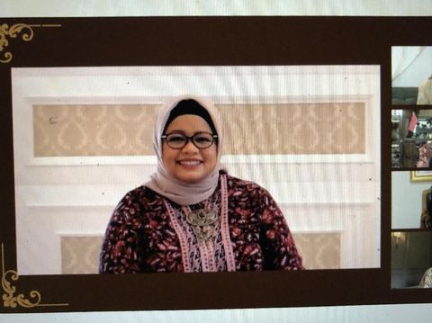 Hari Kartini hebat dibalik suami yang hebat.