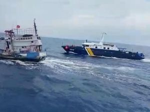 Diwarnai Aksi Kejar-kejaran, KKP Ringkus Kapal Pencuri Ikan di Natuna