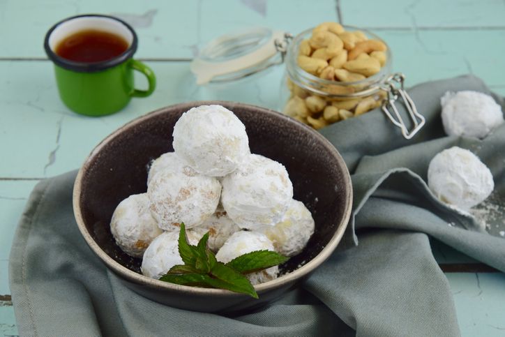 5 Kreasi Kue Putri Salju Kekinian yang Lumer di Mulut