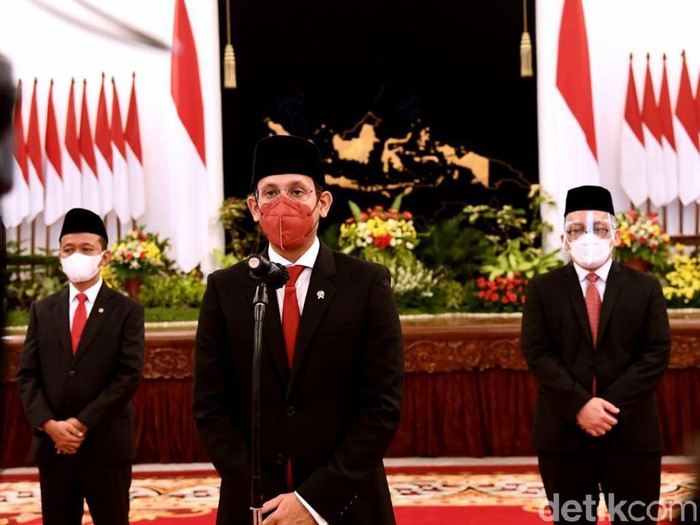 Nadiem Makarim dan Bahlil Lahadalia resmi mengemban jabatan baru di Kabinet Indonesia Maju.