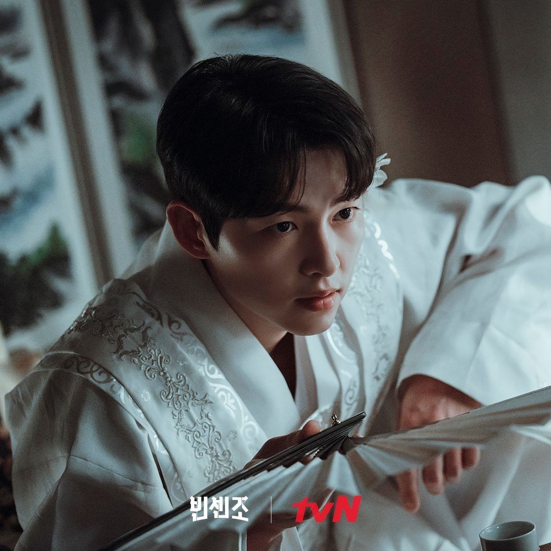 Momen Kocak Vincenzo, Song Joong Ki