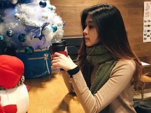 Novita Condro, Istri Kapten Vincent Raditya Saat Menikmati Makanan Enak