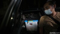 Tiga boks kontainer tersebut rencananya dibawa ke Mabes Polri untuk diteliti lebih lanjut.