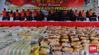 Dari 18 orang tersangka, salah satunya ditembak mati. Hal itu disampaikan oleh Kapolri Jenderal Listyo Sigit Prabowo dalam jumpa pers. cnnindonesia/Adhi Wicaksono