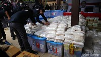 Dalam pengungkapan ini, Polri bekerja sama dengan Dirjen Bea-Cukai.