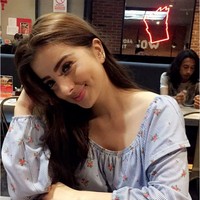 Beberapa waktu lalu Sarah mengunggah foto yang menunjukkan bahwa dirinya bermain bowling dengan Verrel. Foto: Instagram @saraminti