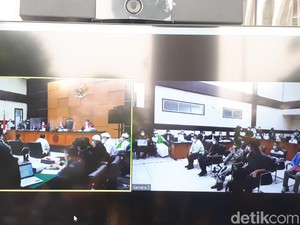 Habib Rizieq Cecar Direktur RS Ummi di Sidang: Memangnya Saya Kabur?