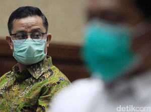 KPK Cecar Juliari Batubara soal Pengondisian Distribusi Bansos Beras