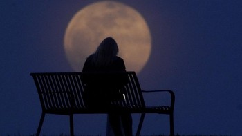 Supermoon di Indiana, AS. Foto: AP/Charlie Riedel