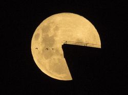 Keindahan Supermoon di Berbagai Negara, Ada dari Indonesia!