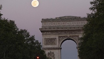 Supermoon di Arc de Triomphe, Paris Foto: Getty Images/Sam Tarling
