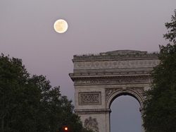 Keindahan Supermoon di Berbagai Negara, Ada dari Indonesia!