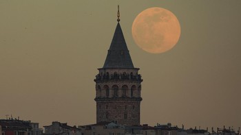 Supermoon di Turki. Foto: AP/Emrah Gurel
