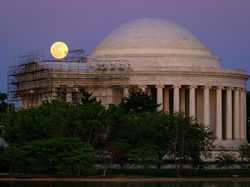 Keindahan Supermoon di Berbagai Negara, Ada dari Indonesia!