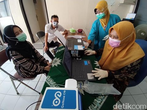 Tes GeNose di Universitas Muhammadiyah Magelang untuk skrining COVID-19