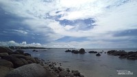 Batuan granit yang mempercantik laut biru