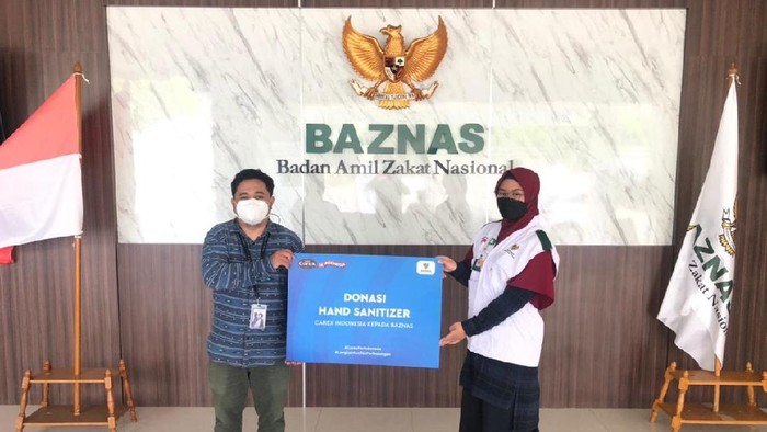 Memasuki tahun kedua pandemi, masyarakat diminta untuk terus melindungi diri dari penyebaran COVID-19.