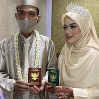 UAS, begitu Ustaz Abdul Somad akrab disapa, mengumumkan di Instagram, bahwa pernikahan mereka berlangsung kemarin. Pernikahan UAS pada 16 Ramadan 1442H bertepatan dengan 28 April 2021 pukul 16.30 Wib, tulis Abdul Somad di akun Instagram pribadinya, Rabu (28/4). (Foto: Istimewa)