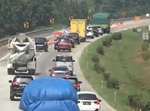 Ada Perbaikan Jalan, Arus Lalu Lintas di Tol Cipali Padat