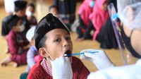 Terlihat anak-anak dan remaja antusias mengikuti cek kesehatan gigi meski saat sedang memasuki bulan puasa Ramadhan.